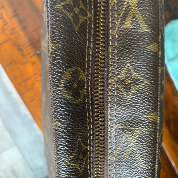 Louis Vuitton Cosmetic Pouch Trousse Toilette 28 - Picture 4 of 9